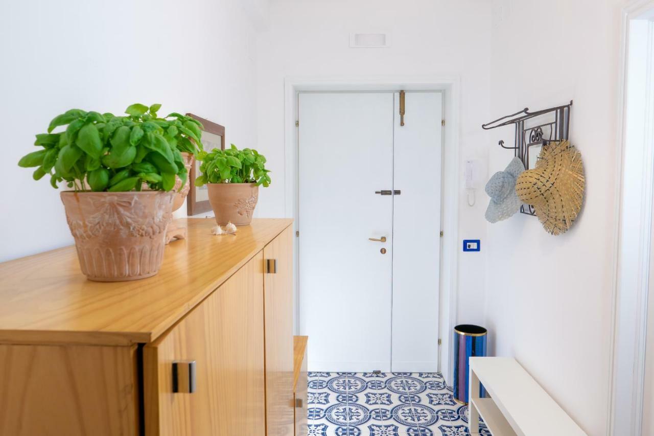 La Casetta Linda - New 2 Bedroom Apt In Sorrento With Seaview Terrace Kültér fotó